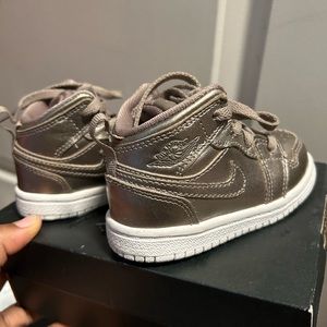 Toddler shoes size 5c